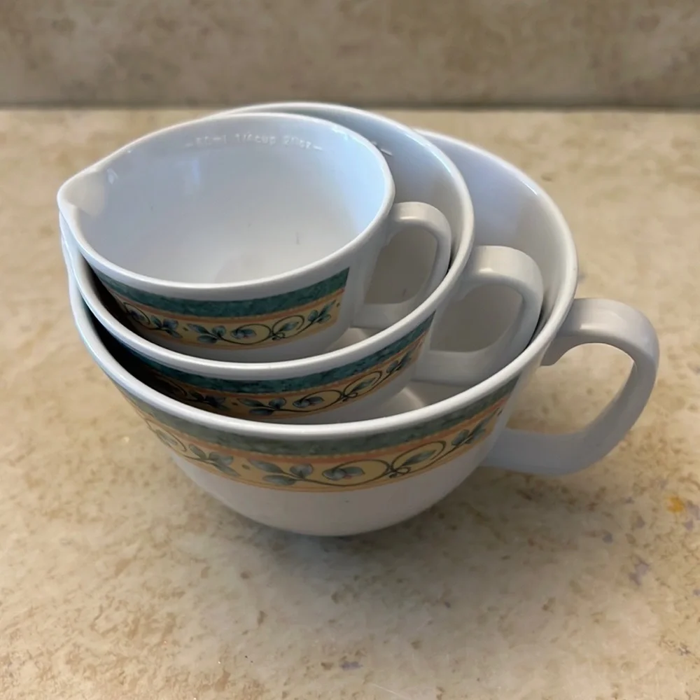 Pfaltzgraff French Quarter Set of 3 Nestling Measuring Cups